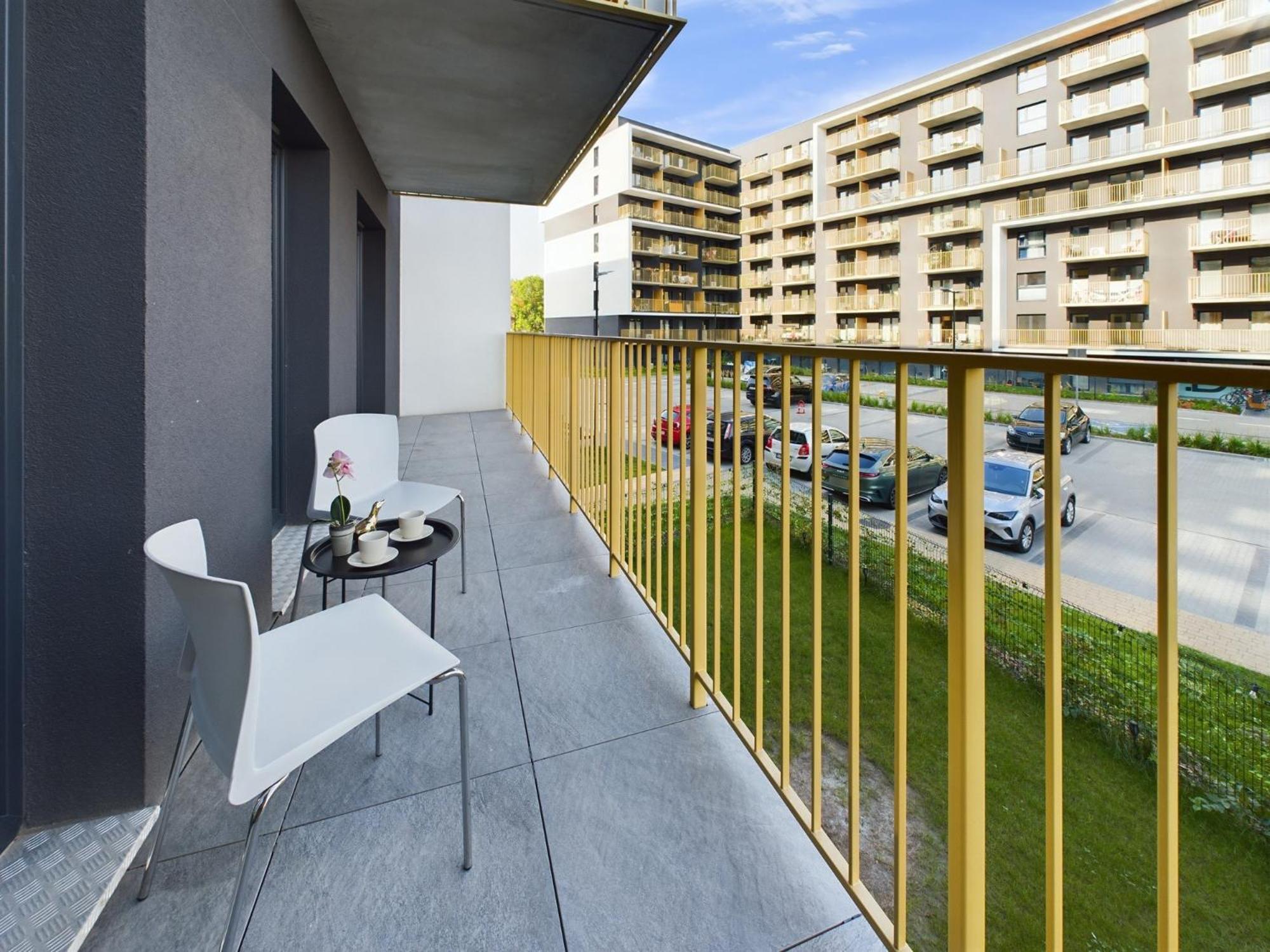 Apartment Exceptional With Parking By Renters