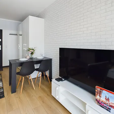 Exceptional Apartments With Parking By Noclegi Renters Krakow Exterior photo