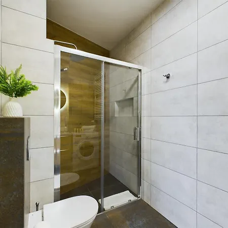 Exceptional Apartments With Parking By Noclegi Renters Krakow Exterior photo