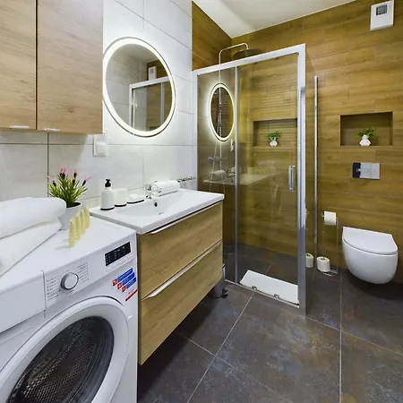 Exceptional Apartments With Parking By Noclegi Renters Krakow Exterior photo
