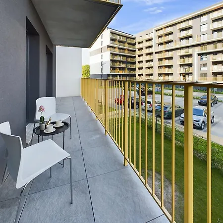 Exceptional Apartments With Parking By Noclegi Renters Krakow Exterior photo