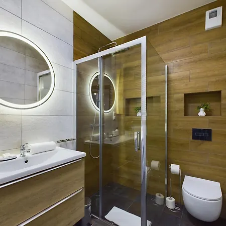 Exceptional Apartments With Parking By Noclegi Renters Krakow Exterior photo