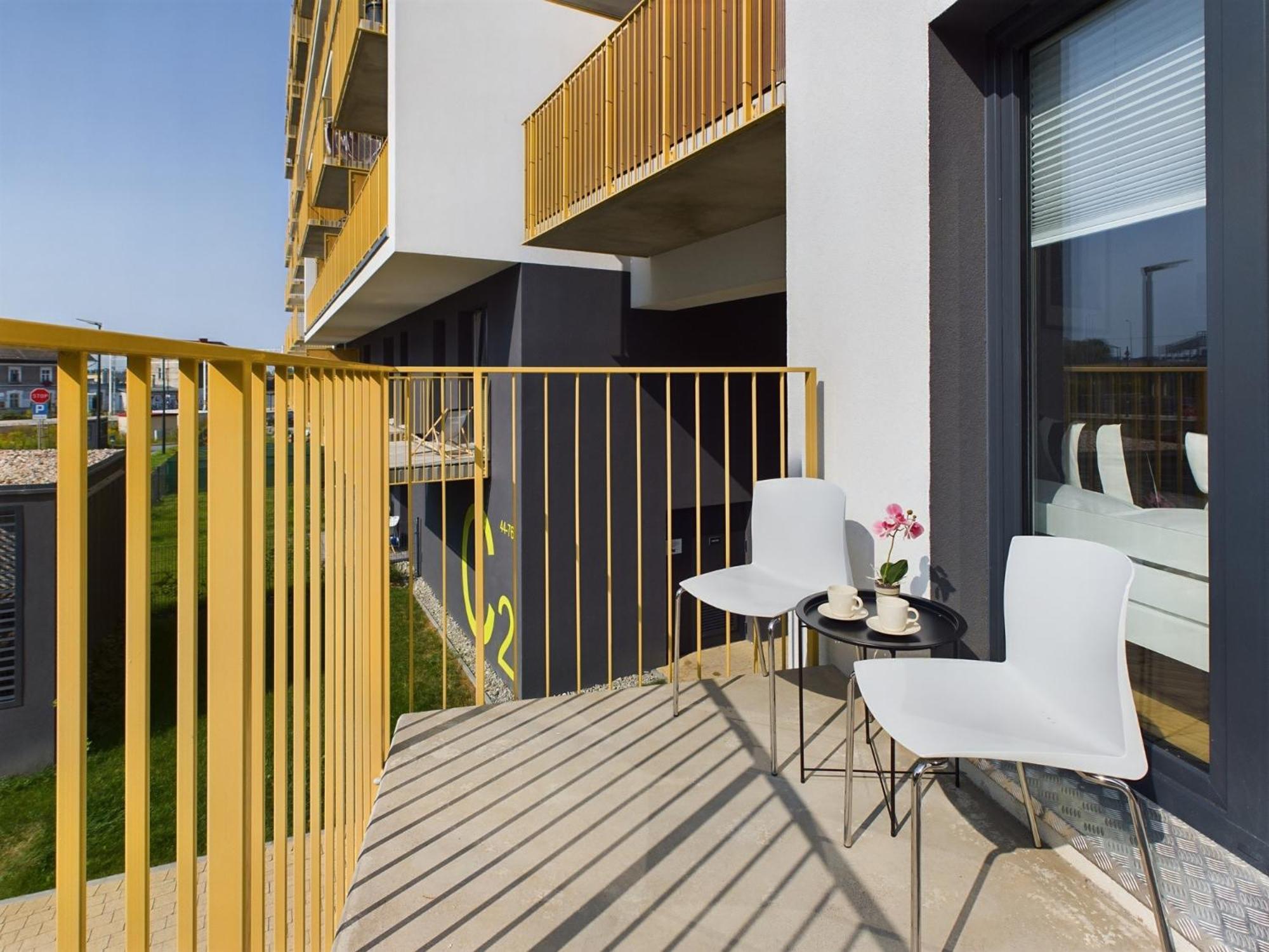 Exceptional With Parking By Renters Апартаменти